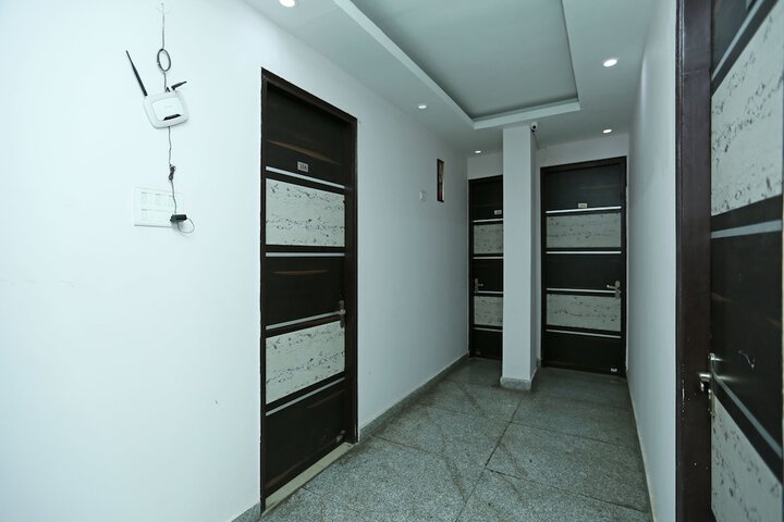 Ballroom/Hall 27 of 30