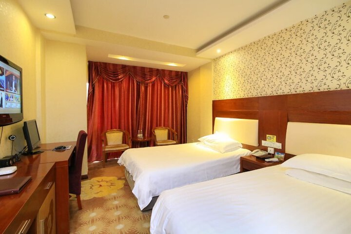Room 3 of 18
