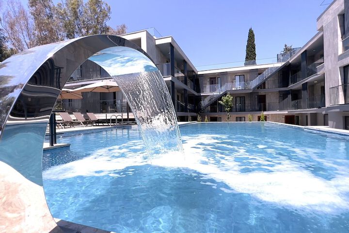 Pool 38 of 61
