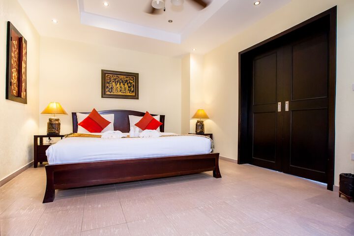 Room 8 of 38