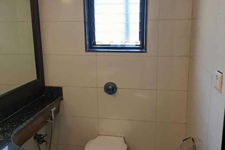 Room 21 of 48