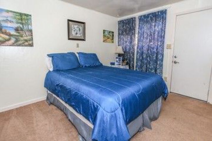 Room 6 of 15