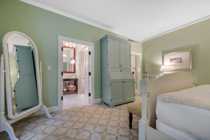 Room 54 of 186