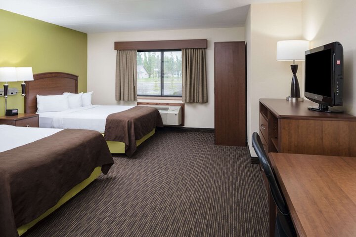 2 Queen Beds (5 of 5)