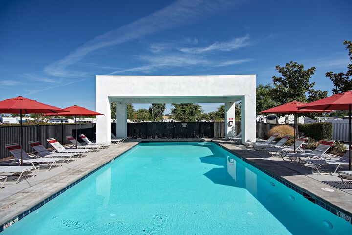 Pool 16 of 27