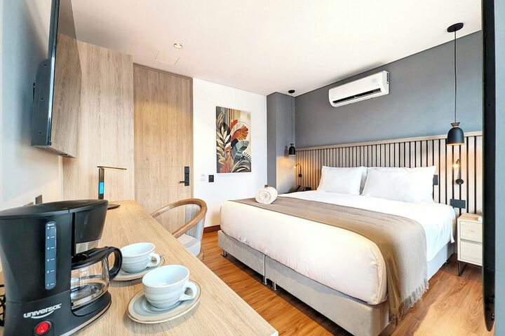 Room 5 of 32