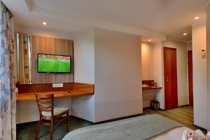 Room 7 of 25