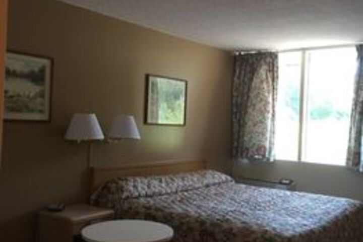 Room 9 of 25