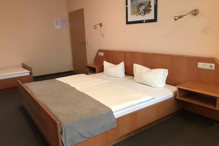 Room 13 of 89