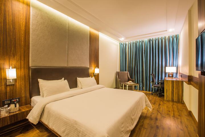 Room 2 of 11