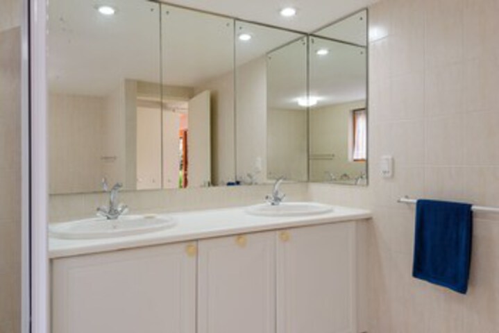 Room 5 of 35