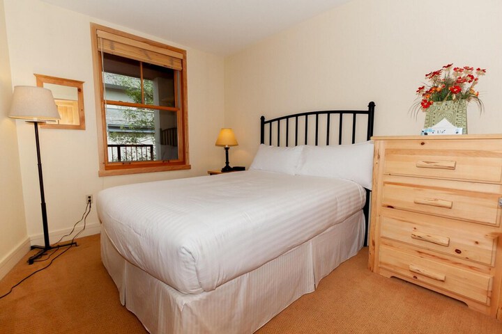 Room 27 of 172