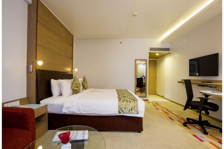 Room 8 of 30