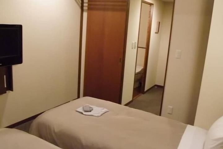 Room 13 of 51