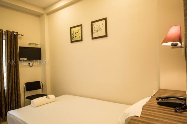 Room 25 of 51