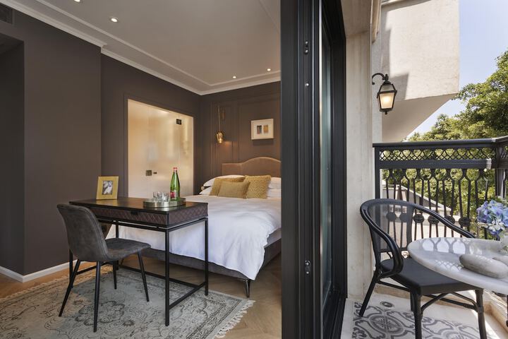 Room 15 of 49