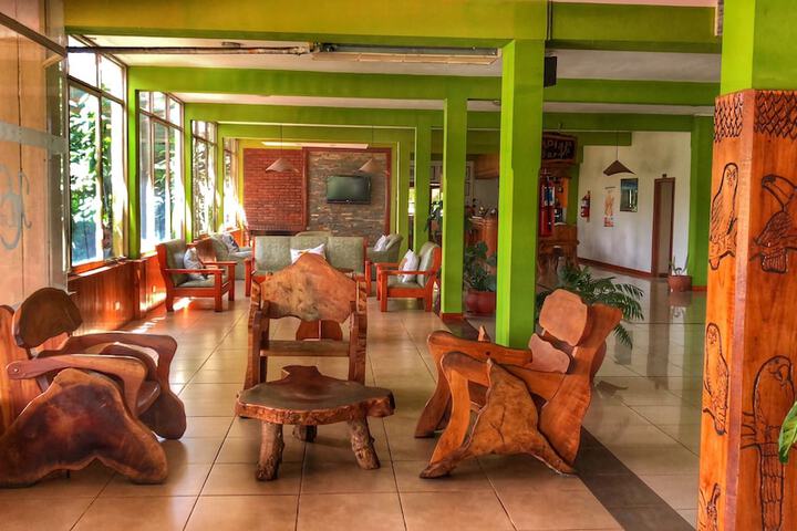 Entrance & Lobby