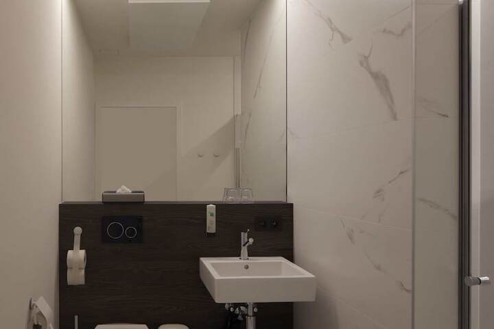 Room 22 of 56