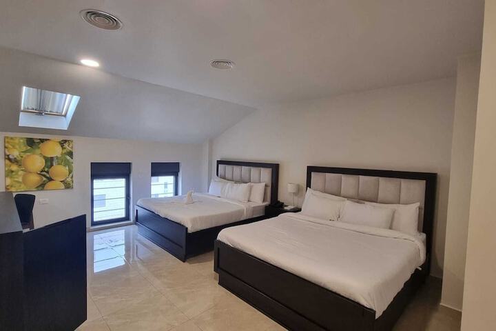 Room 120 of 243