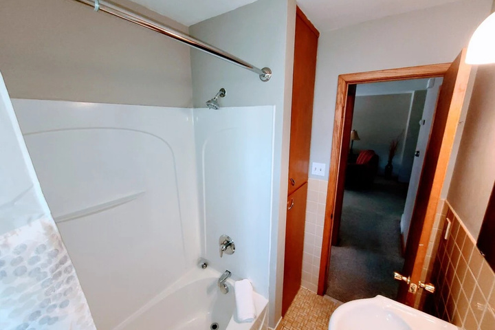 Room 8 of 14