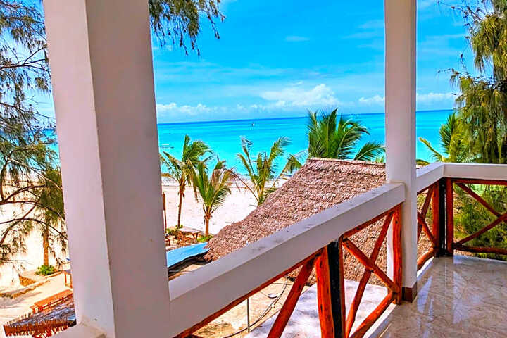 Aquarium Beach Hotel