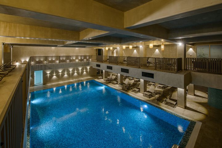 Pool 79 of 102