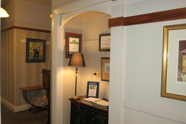 Entrance & Lobby