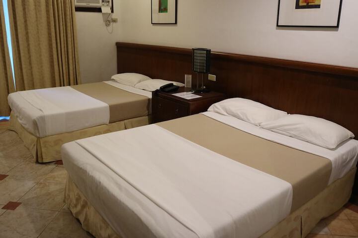 Room 4 of 50