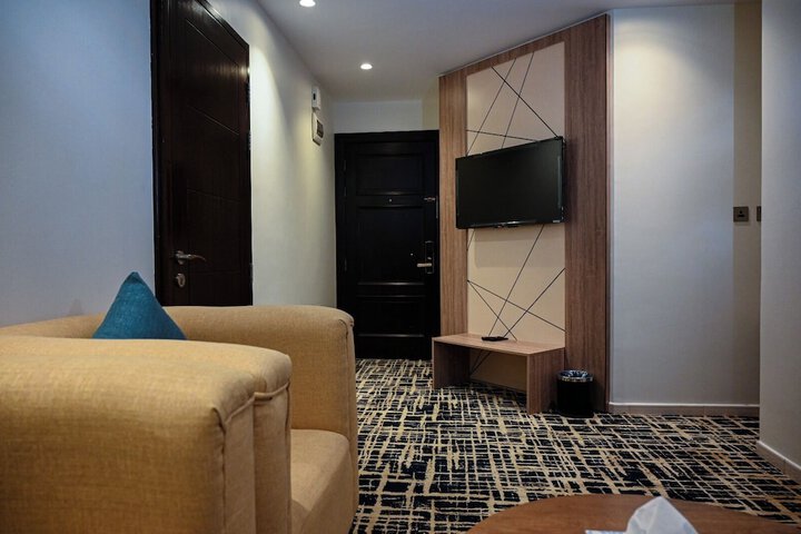 Room 22 of 37