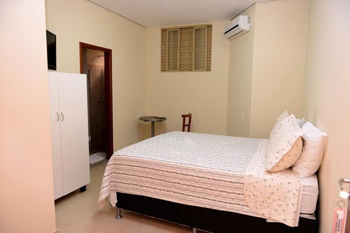 Room 4 of 25