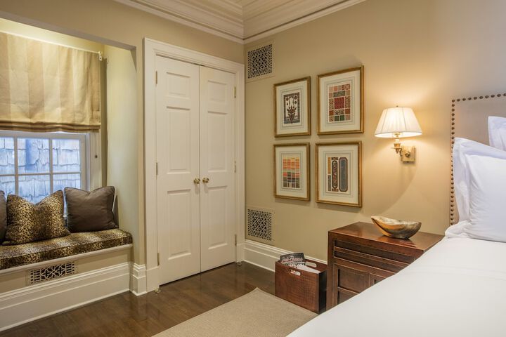 Room 13 of 42