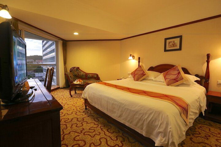 Room 9 of 41