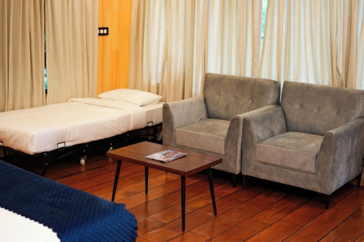 Room 14 of 33