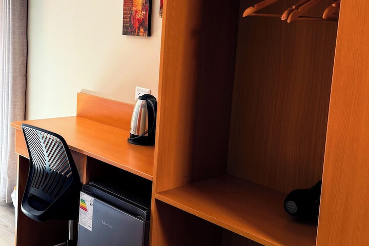 Room 40 of 100