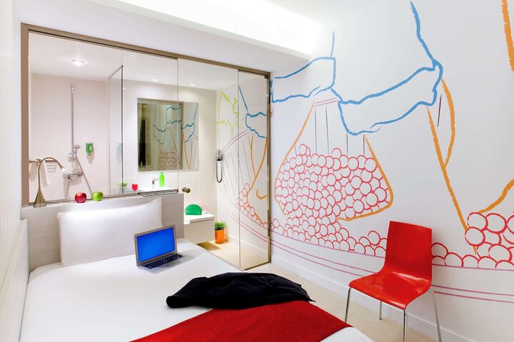 Room 14 of 87