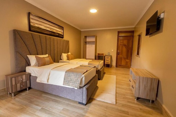 Room 2 of 17