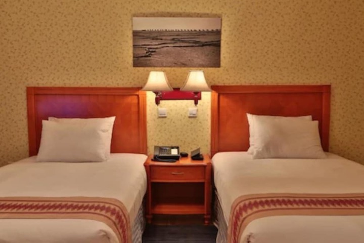 Room 15 of 42