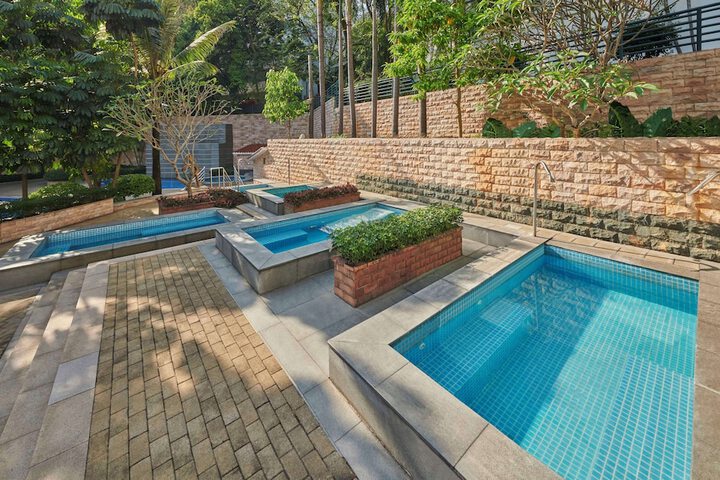 Pool 44 of 94