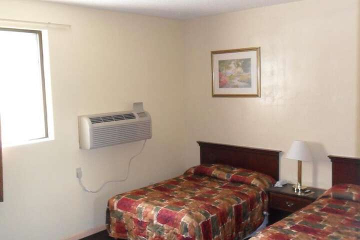 Room 10 of 27