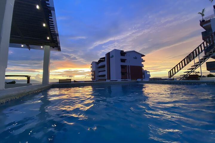 Pool 165 of 193