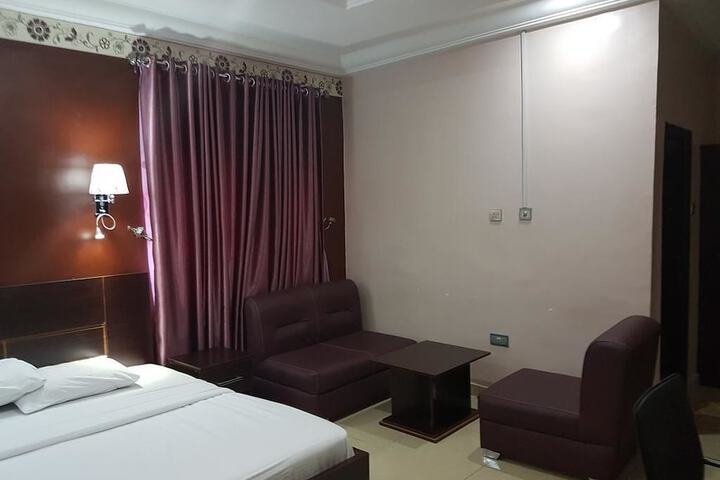 Room 7 of 15