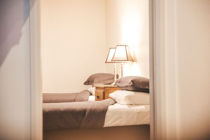 Room 10 of 34