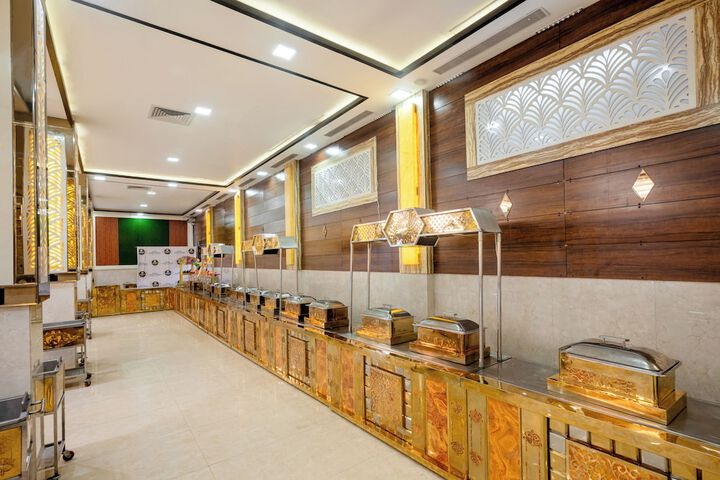 Ballroom/Hall 103 of 123