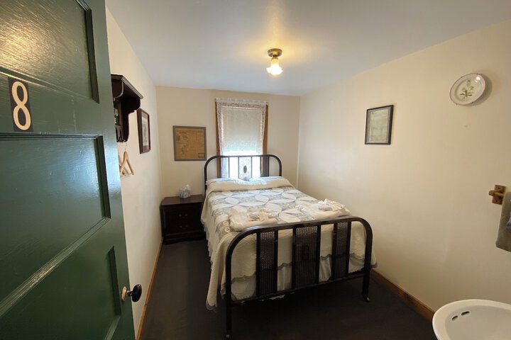 Room 22 of 81