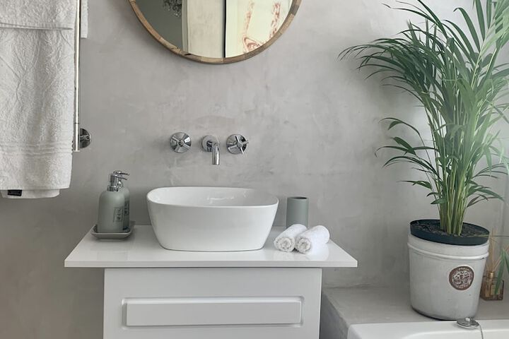 Clean Restrooms