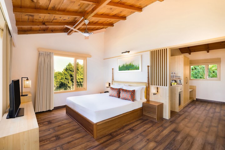 Room 8 of 40