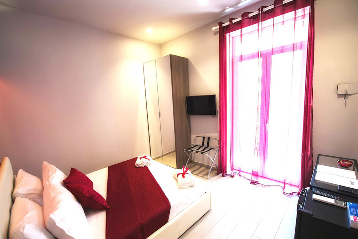 Room 5 of 7