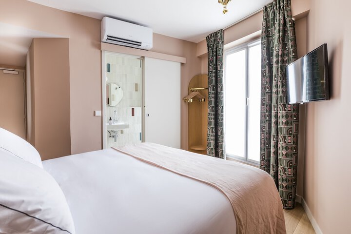 Room 12 of 44