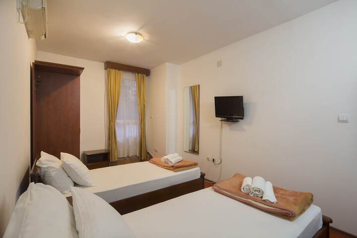 Room 15 of 95