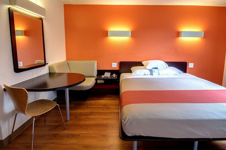1 King Bed (9 of 9)